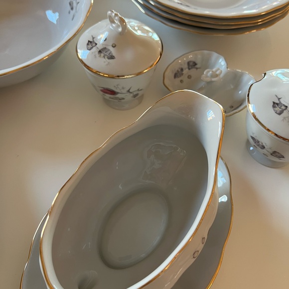 an exquisite porcelain china dining set, made in Poland in 1980. - Picture 16 of 16